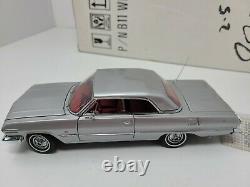 1963 Chevrolet Impala SS 409 Silver 1/24 Diecast The Franklin Mint MIB