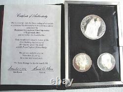 1972 Franklin Mint Royal Silver Wedding Anniversary Sterling Silver Medal Set