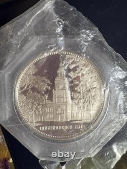 1974 Independence Hall Liberty Bell Franklin Mint 925 Silver art bar round C2787