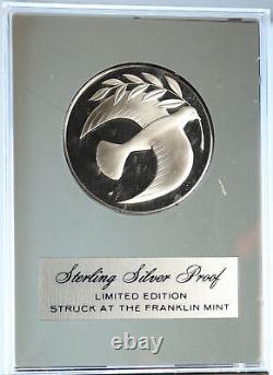 1974 US USA Franklin Mint HOLIDAY Peace Enduring DOVE Proof Silver Medal i112708