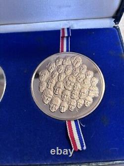 1975 Franklin Mint Bicentennial Medal 4 oz Silver and 4 oz Bronze Set Box, COA