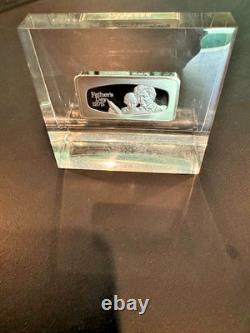 1975 Franklin Mint Fathers Day Sterling Silver Ingot Lucite 1000 grains