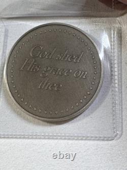 1976 Franklin Mint Sterling Silver God Shed his Grace on Thee Medal