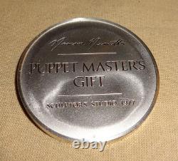 1977 Sculptors Studio PUPPET MASTERS GIFT. 925 Sterling Silver Medal Round Proof