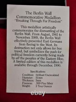 1998 BERLN WALL BREAKING THROUGH FRANKLIN MINT 3 OZ. FINE SILVER WithOB/CERT