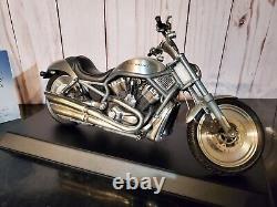 2002 Harley-Davidson V-Rod VRSCA 110 Fine Pewter Motorcycle Model Franklin Mint