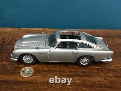 Danbury/Franklin mint 124 james bond 007 1964 Aston Martin db5 Classic model 18