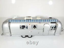 Franklin Mint 124 Airstream International Land Yacht Sovereign of Road with Foam