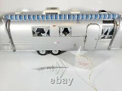 Franklin Mint 124 Airstream International Land Yacht Sovereign of Road with Foam