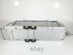 Franklin Mint 124 Airstream International Land Yacht Sovereign of Road with Foam
