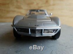 Franklin Mint 1968 Chevy Corvette T-Tops 124 Scale Diecast Limited Edition Car
