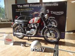 Franklin Mint 1969 Triumph Bonneville Motorcycle Model 110 Scale Diecast Bike