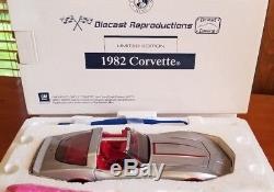 Franklin Mint 1982 Chevy Corvette Ltd. Edition #321of 1000 Silver&Claret+Box