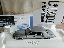 Franklin Mint 1998 Rolls-Royce Silver Seraph 124 Scale Diecast Model Car 1999