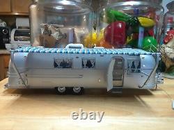 Franklin Mint Airstream International Land Yacht. 124 Camper Trailer