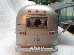 Franklin Mint Airstream International Land Yacht. 124 Camper Trailer