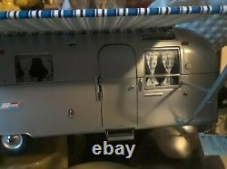 Franklin Mint Airstream International Land Yacht. 124 Camper Trailer