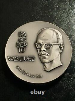 Franklin Mint Dagoberto Vasquez. 925 Sterling Silver Medal 195 grams COA