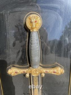 Franklin Mint Excalibur Sword Display with COA Wall Case Gold & Silver Arthur