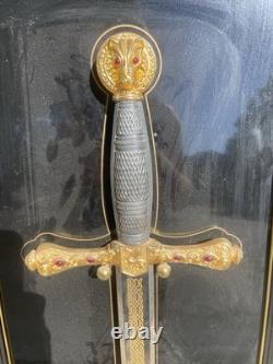 Franklin Mint Excalibur Sword Display with COA Wall Case Gold & Silver Arthur