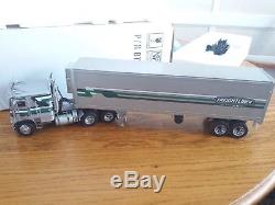 Franklin Mint Freightliner Cab Over Refrigerator Box Traier 132 Scale A25
