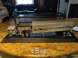 Franklin Mint Precision model 1979 Freightliner with CabOver Refrigerated Trailer