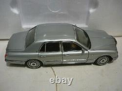 Franklin mint 1998 Rolls Royce silver seraph Boxed