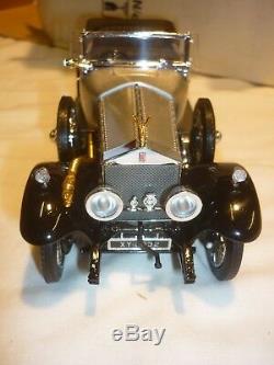 Franklin mint Scale model of a 1925 Rolls Royce silver ghost Boxed