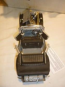 Franklin mint Scale model of a 1925 Rolls Royce silver ghost Boxed