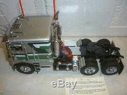 Franklin mint Scale model of a 1979 Freightliner & refrigerated trailer, Boxed