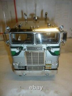 Franklin mint Scale model of a 1979 Freightliner & refrigerated trailer, Boxed