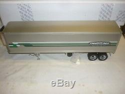 Franklin mint Scale model of a 1979 Freightliner & refrigerated trailer, Boxed