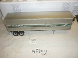 Franklin mint Scale model of a 1979 Freightliner & refrigerated trailer, Boxed