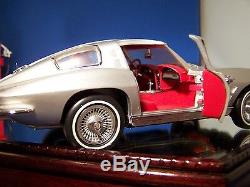 Silver 1963 Chevrolet Corvette Franklin Mint Certified Fiberglass Split Window