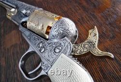 Toy Franklin Mint General George Custer's. 36 Caliber Gold And Silver Revolver