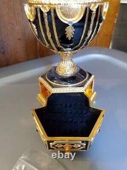 Very rare franklin mint gold and silver jeweled egg with miniture chess set inside